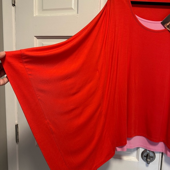 NWT IMAN M/L Top Red/Pink layered Flowy Loose Poncho Style Top with full Tank - Picture 3 of 9